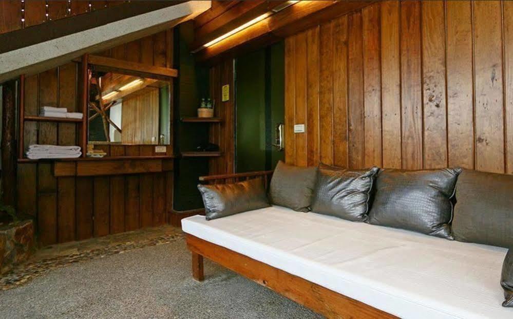 Most Natural Hotel Цзяосі Екстер'єр фото